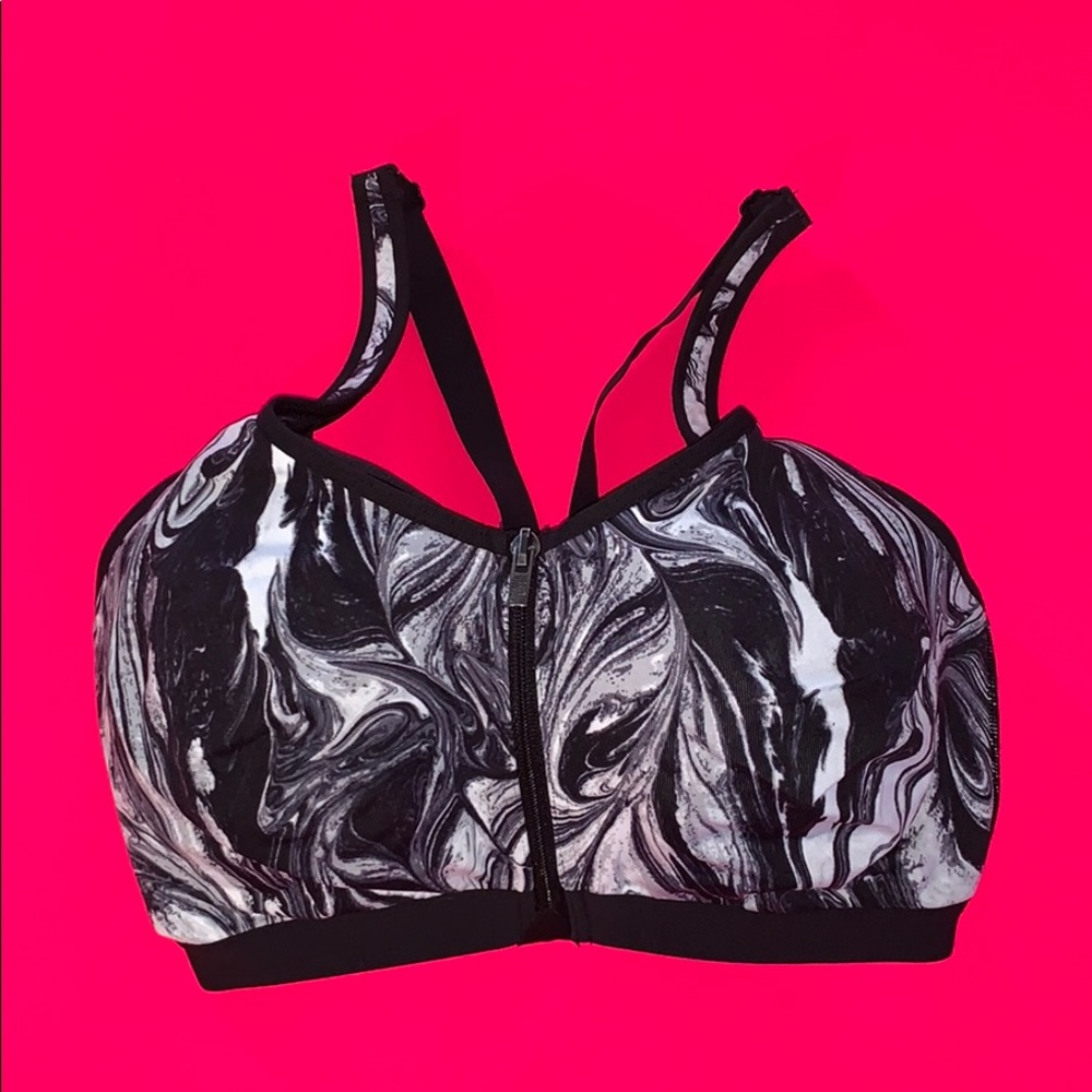 VS Ultimate Sports Bra lightly lined